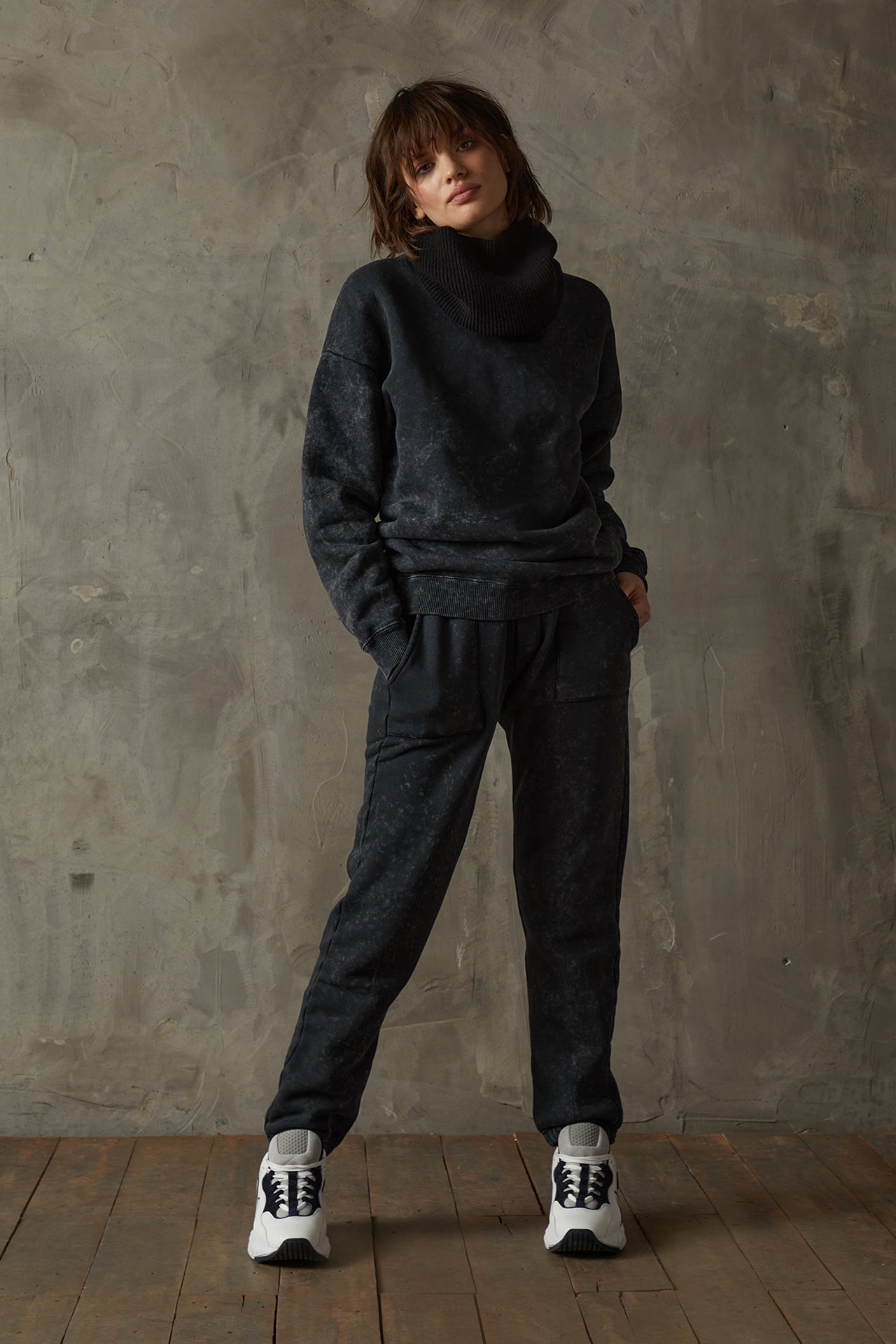 530 Washed Black Sweatshirt