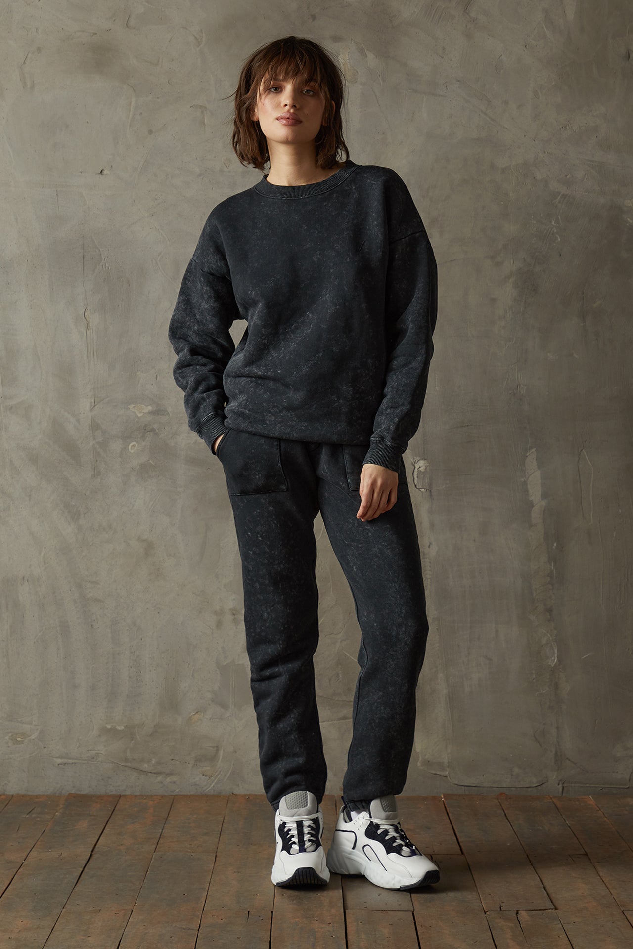 530 Washed Black Sweatshirt