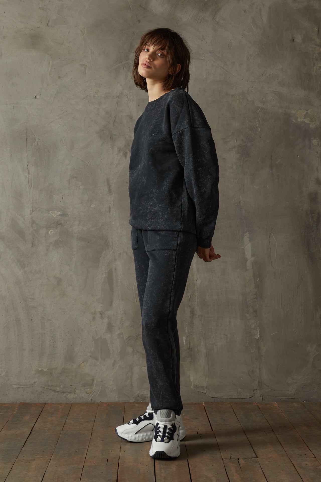 530 Washed Black Sweatshirt